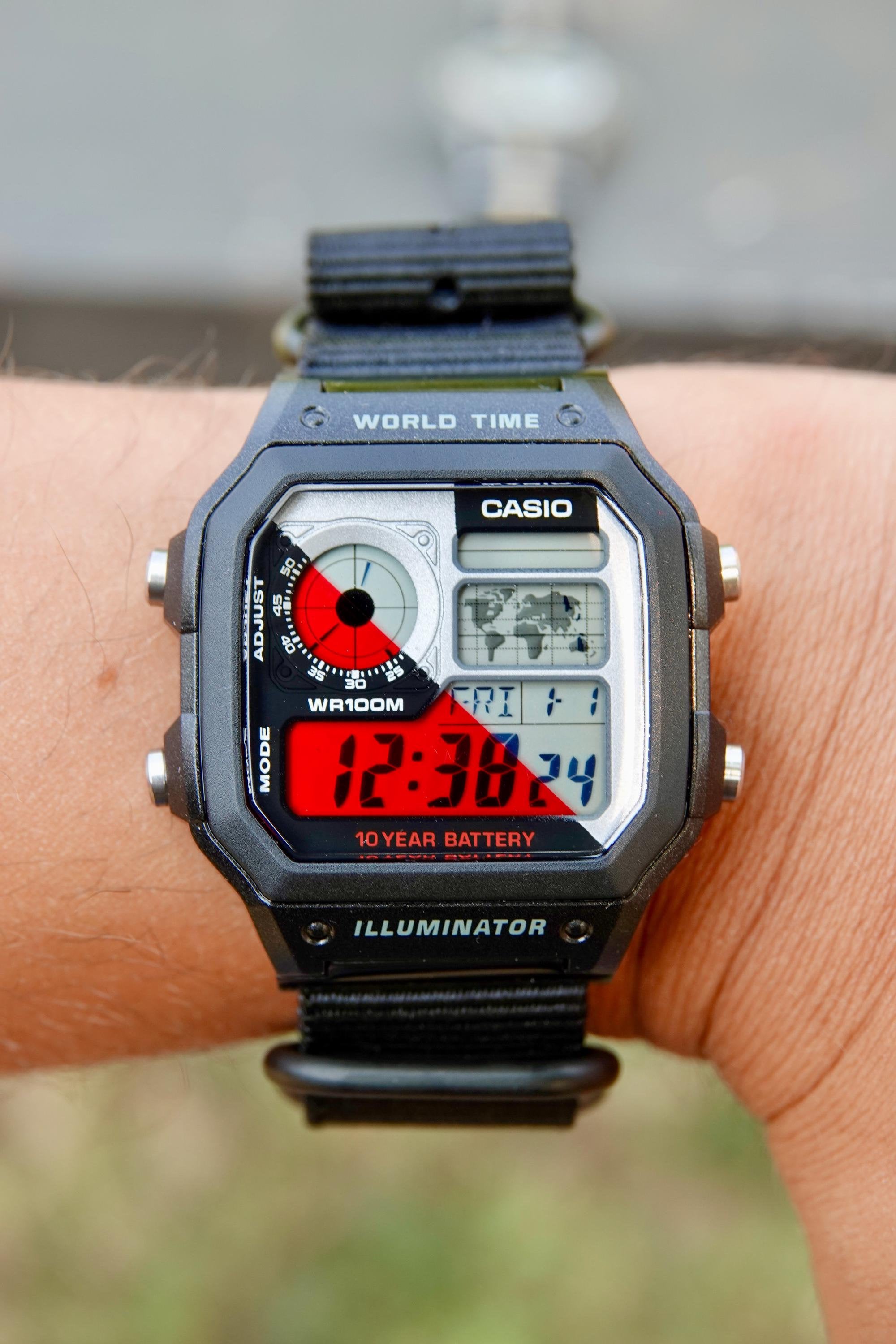 ストリートボイジャー - カシオ AE-1200 をベースにした改造時計