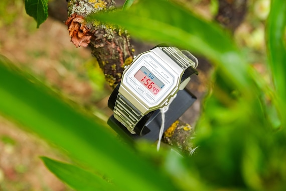 Casio F 91W Seaside Clear Mod Montre Casio F 91W blanche transparente modifiee avec ecran polarisant rouge et bleu Etsy France