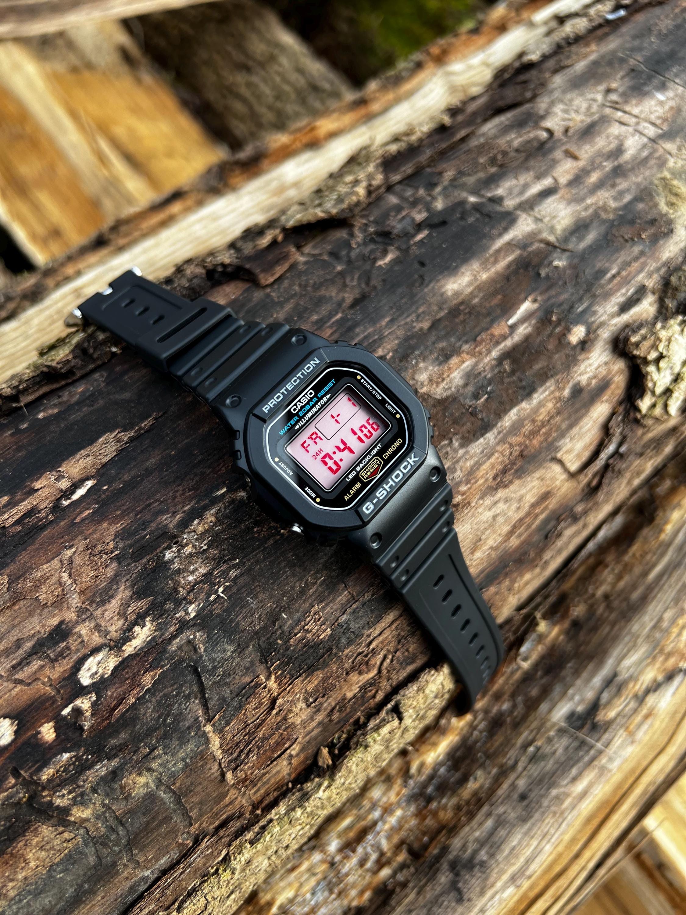 ストロベリークリア – 改造G-Shock DW-5600 – レッド偏光ディスプレイ
