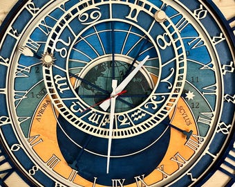 Astronomische klok van Praag Orloj – Handgemaakte houten wanddecoratie. Formaat en kleur naar wens aan te passen.