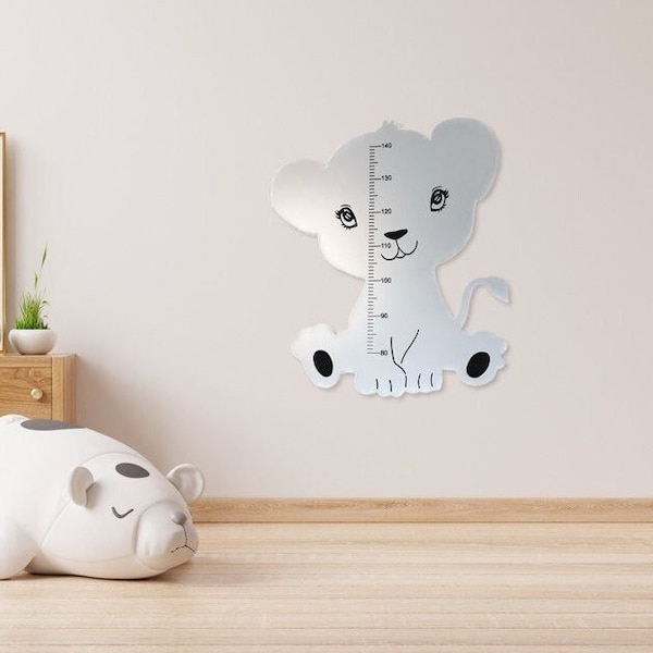 Hochwertiger Acryl Spiegel als Tiermotiv mit integrierter Messlatte für Kinderzimmer | Modern | Niedlich | personalisierbar | Messleiste