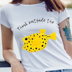 Maglietta gialla con pesce scatola Maglietta idea regalo per subacqueo Maglietta regalo di biologia marina Amante dell'acquario tropicale Regalo di Natale