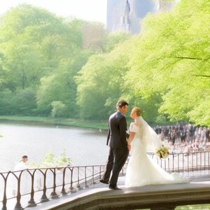 Bruiloft New York Central Park uitnodiging, aangepaste paar portret illustratie, aquarel New York locatie, lente bruiloft