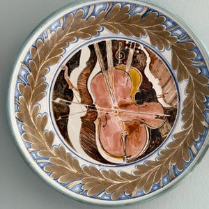 Owen Thorpe Studio Pottery Art Plate – Signed Music Series Violin Motif #4005