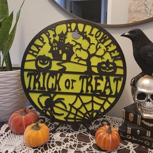 Halloween wall hanging
