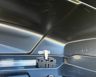 Replacement latch hinge for Thule Motion XT - Only Fits Motion XT