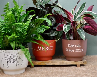 Personalized plant pot