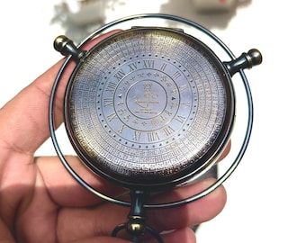 Limited Edition Der antike Messingkompass Replika Alethiometer Einzigartiges Design Seine dunklen Materialien Wahrheitsmaß Nordlicht Symbol Reader
