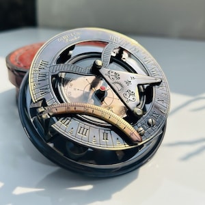 Personalized Working Sundial Compass Brass Compass Anniversary Gift Birthday Gift For Dad Groomsmen Gift for him Christmas gift for him
