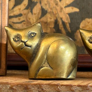 Vintage Seiden Solid Brass Cat Figurine, Made in Korea