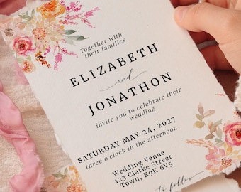 Invitaciones de boda con motivos florales silvestres en tonos pastel, acuarela floral en tonos rosa suave y naranja, papelería nupcial caprichosa