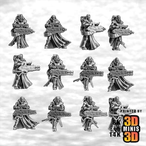 Puede incluir: Un conjunto de figuras en miniatura, cada una representando una figura con túnica sosteniendo un rifle futurista grande. Las figuras son de color gris plateado y parecen estar impresas en 3D. La imagen incluye el texto "PRINTED BY 3D MINIS 3D".