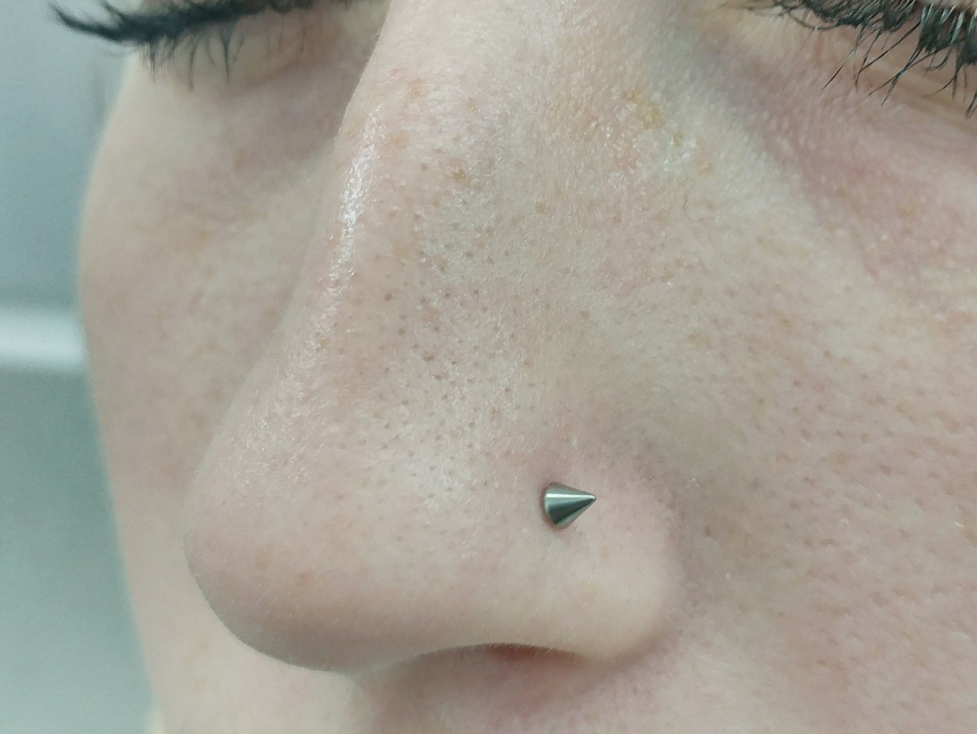 Titanium Spike Nose Stud Nostril Jewelry With Different Size Cone
