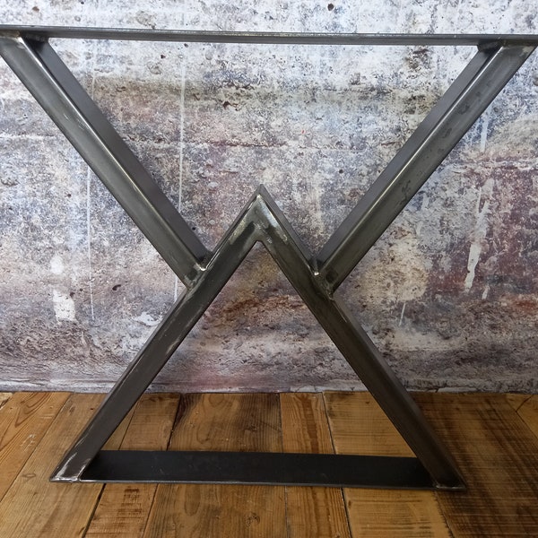 Pied de table " W " moderne, Industriel et original métal brut ou noir