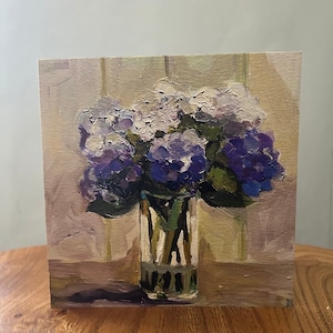 Cartão de felicitações em branco - Cartão de hortênsias - de uma pintura acrílica impressionista original - Hortênsias em um vaso transparente - por Margaret Powell Art