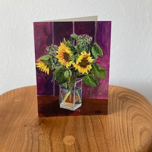 Carte de voeux vierge Tournesols dans un vase transparent d'après une peinture acrylique originale de Margaret Powell Art