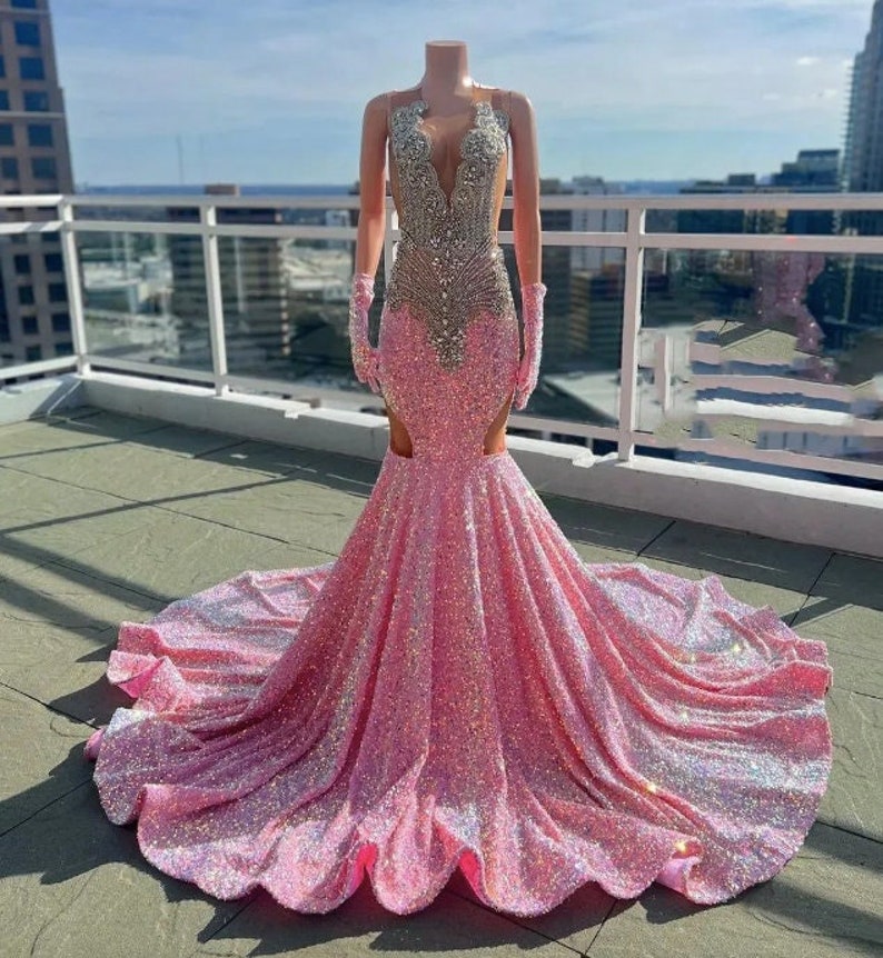 Trending Baby Pink Prom Dresses Luxurious Beaded Crystals Rhinestone