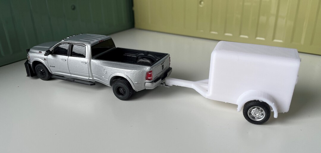 ミニカー Snap-on 1/64 Dually with Show Trailer 1:64 2018 Silverado 3500HD Dually, Black Rims, HD White
