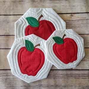 Apple Mug Rug Machine Embroidery Design