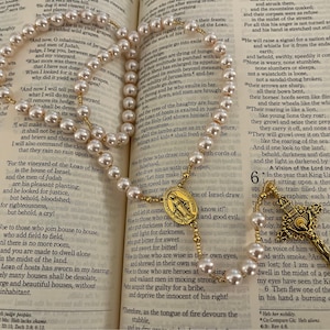 Rosario personalizado hecho a mano para boda, comunión, bautismo, regalo de fiesta, regalo católico, regalo para la futura novia, regalo para él o ella