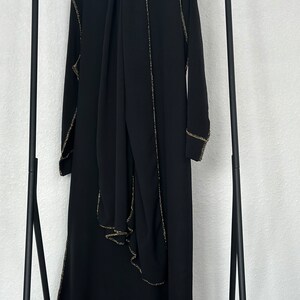 Abaya mit angenähten Schal und glizerrand Bild 5