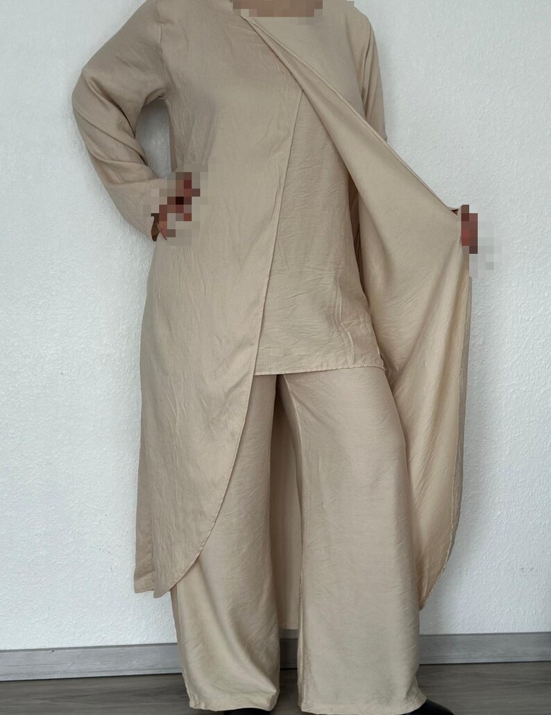 Two-piece viscose trouser suit image 1