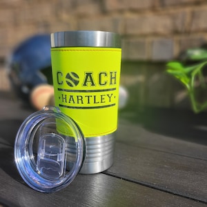 Softball-Trainer-Becher, personalisiertes Geschenk für Softball-Trainer, Geschenk zum Saisonende für Softball-Trainer