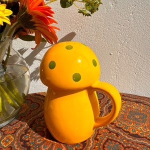 Set of Ceramic Salt and Pepper Shakers | Yellow and Green Polka Dot Mushroom Retro| Knobler Japan Ceramics | Kitchen | Spices | Storage