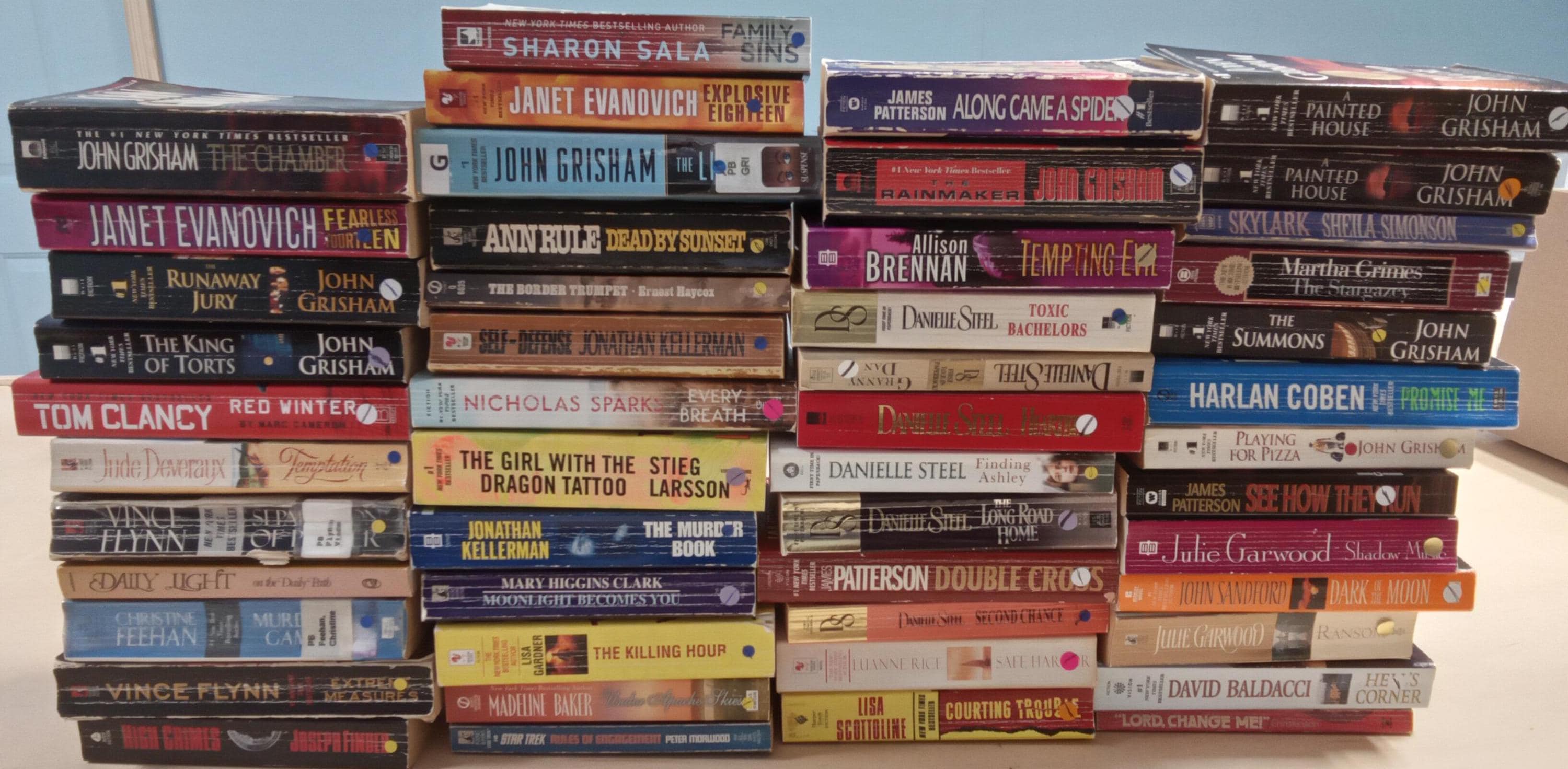 Lot Of 10 LBS Hardcover FICTION Literature Thriller Romance MIX GENRE BOOK SET E - Foto 7