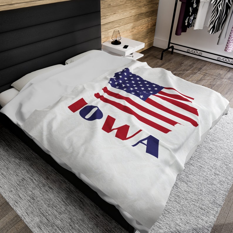 TravelWithHome Iowa Throw Blanket - Thumbnail 5