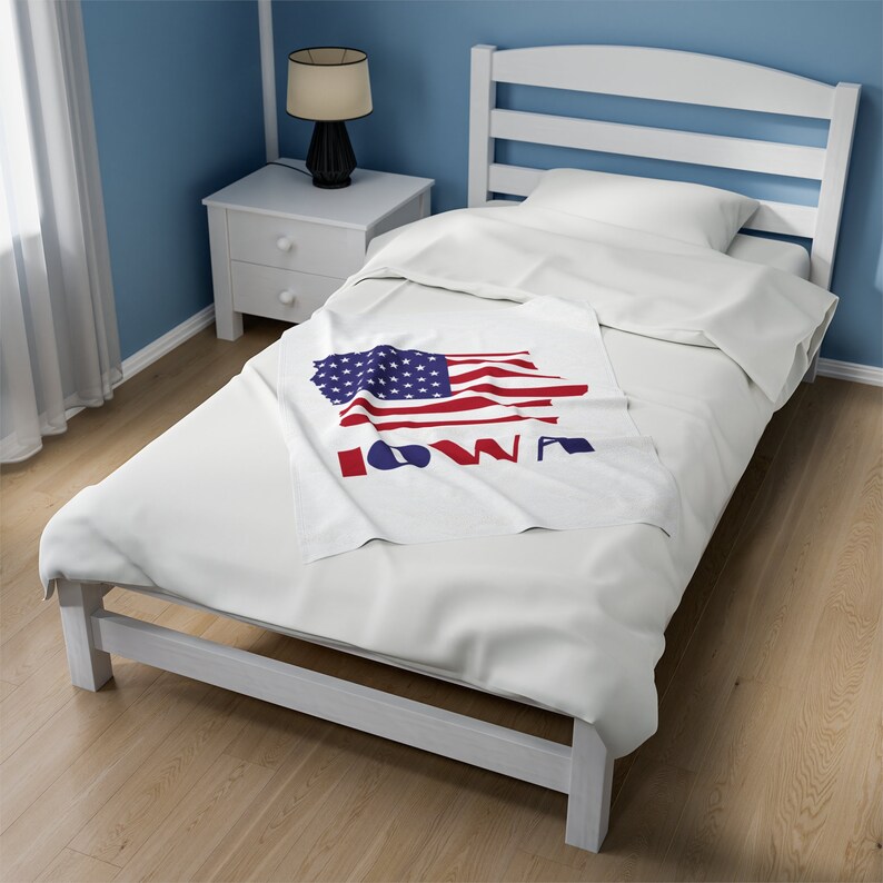 TravelWithHome Iowa Throw Blanket