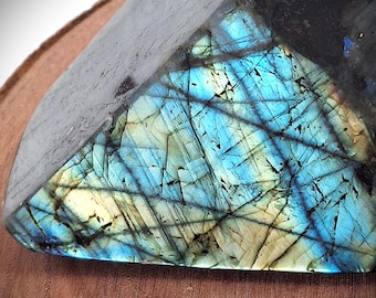 Labradorite freeform gemstone with shimmering color play - unique piece