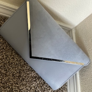 Cartera de embrague plateada gris de Aldo con cadena para ocasiones de fiesta