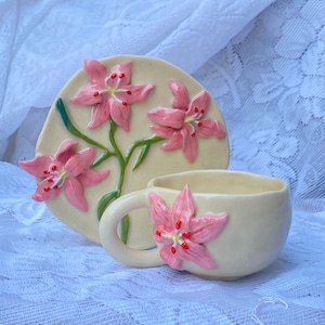 Lily themed Cup and Saucer| Handmade Custom Flower Cup set  | Ceramic Mug for Coffee and Tea | Gift for her | Kitchen Decor | Birthday Gift