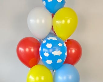 Globos de cumpleaños de Toy Story: Decoración para fiestas con diseño de nubes y globos rojos, paquete de 12 unidades.