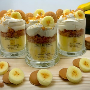 Banana Pudding Candle.  Large 13 oz. Soy Candle/Banana Slices/Vanilla Wafers/Strongly Scented Candle/Dessert Candle/Bakery Candle.