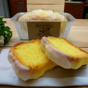 Large Glazed Lemon Pound Cake Candle. Bread Loaf Pan Candle. Soy Wax Candle. 3 Wick Candle. Strongly Scented Candle. 13 Ounce.