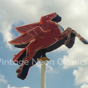 Mobil pegasus sign - Etsy 日本