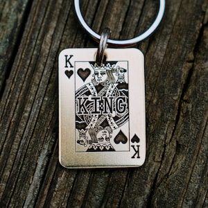 Etiqueta de identificación de mascota King of Hearts / Su diseño / Logotipo grabado / Oro latón / Personalizado / Perro / Gato / Naipes