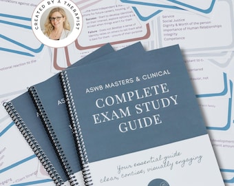 Puede incluir: Una pila de tres guías de estudio encuadernadas en espiral, tituladas "ASWB Masters & Clinical Complete Exam Study Guide" en color azul grisáceo. Las guías están sobre una superficie blanca con tarjetas y un logotipo circular "Created by a Therapist".