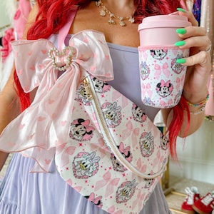 NEW ! XL Bow Fanny Pack/ Minnie & Daisy/ Theme Park Fanny pack/ mouse cross body/ characters / belt bag/ princess/ bow bag / mom cross body