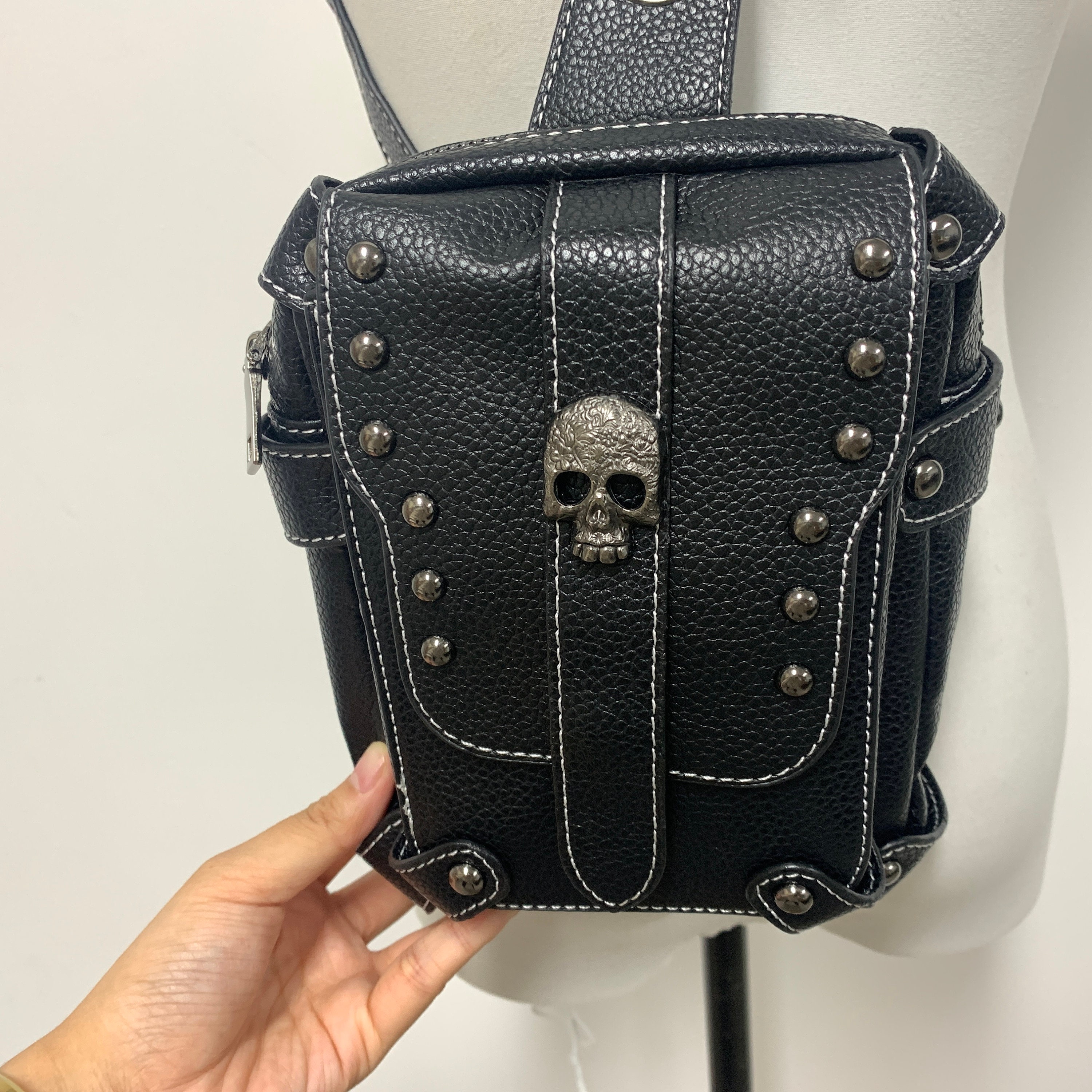 Sletend Small Crossbody Bag Gothic Skull Sling Bag For Women Men, Mini  Messenger Bag Shoulder Handbag With Adjustable Straps