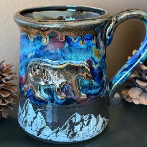 Taza de oso de la aurora boreal de 16 oz