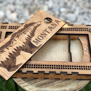 Planche de cribbage gravée au laser Ours Montana