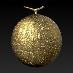 Puede incluir: Una escultura dorada de un melón cantalupo. El melón presenta una superficie detallada y texturizada, así como un tallo. El diseño es liso y esférico, con un brillo metálico. El objeto es probablemente de metal.