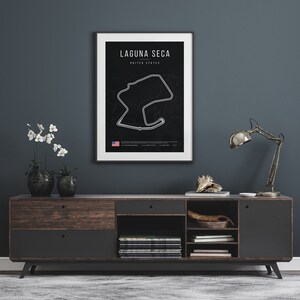 Laguna Seca-banaposter: Minimalistisk MotoGP-konst (digital nedladdning) bild 4