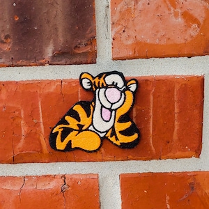 Tigger 2.50&quot; x 3.11&quot; Winnie-the-Pooh Disneyland Disney Parks Resorts Iron On Embroidered Patch Applique