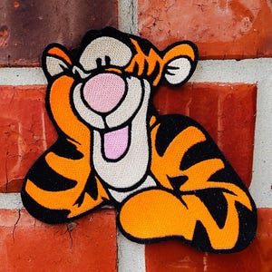 STOR Tiger 6 tum Nalle Puh Disneyland Disney Parks Resorts Stryk-på broderad lapp applikation