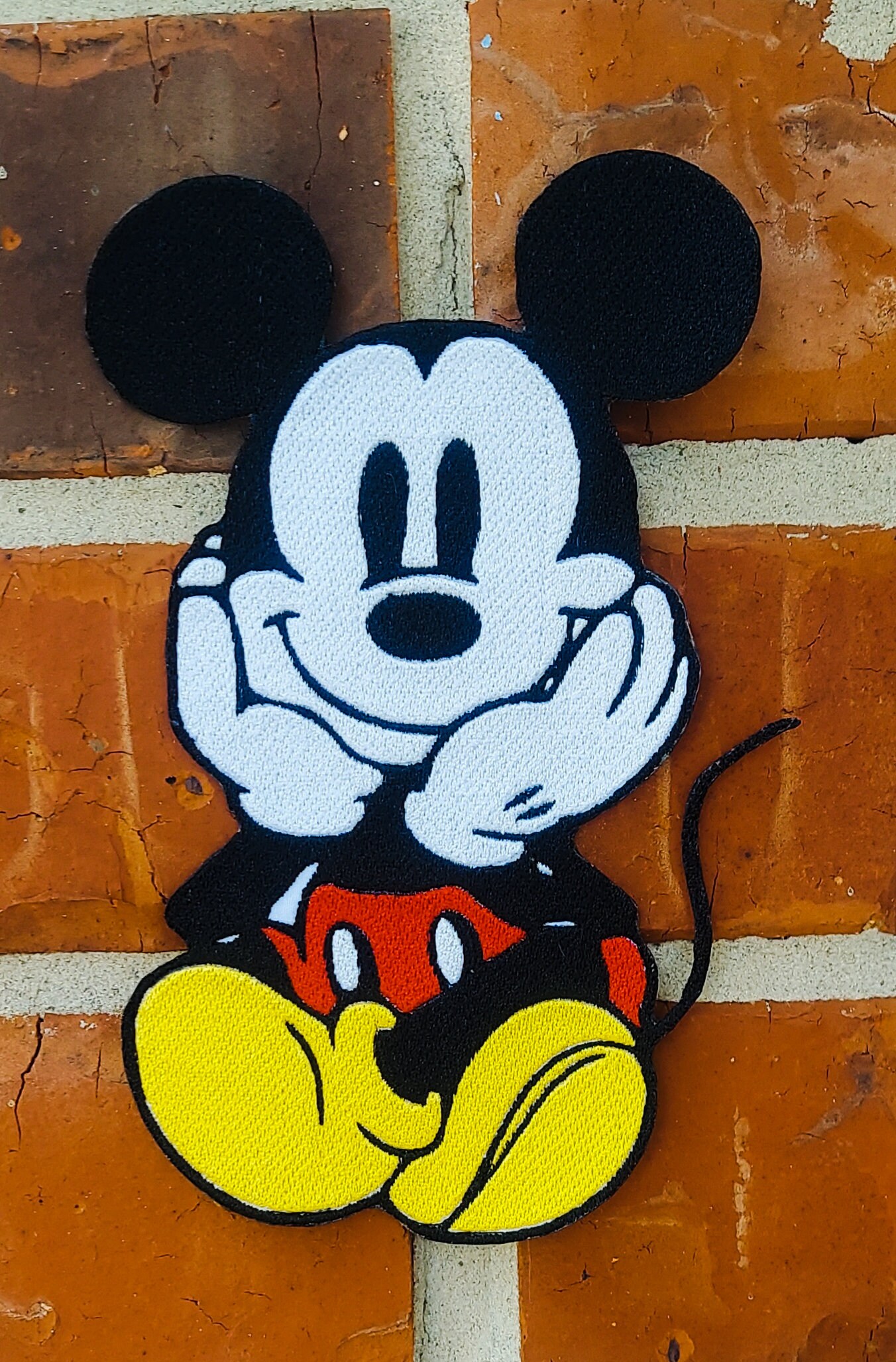 Money Holding Mickey Mouse Hand Embroidery Patch – tackletwill
