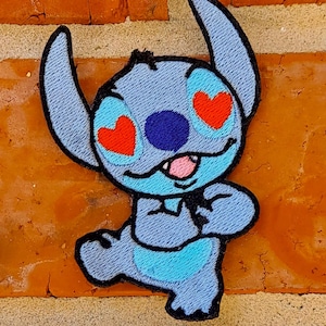 Stitch Heart Eyes 2,43&quot; x 3,66&quot; Lilo and Stitch Disneyland Disney Parks Resorts opstrijkbare geborduurde patch appliqué Valentijnsdag